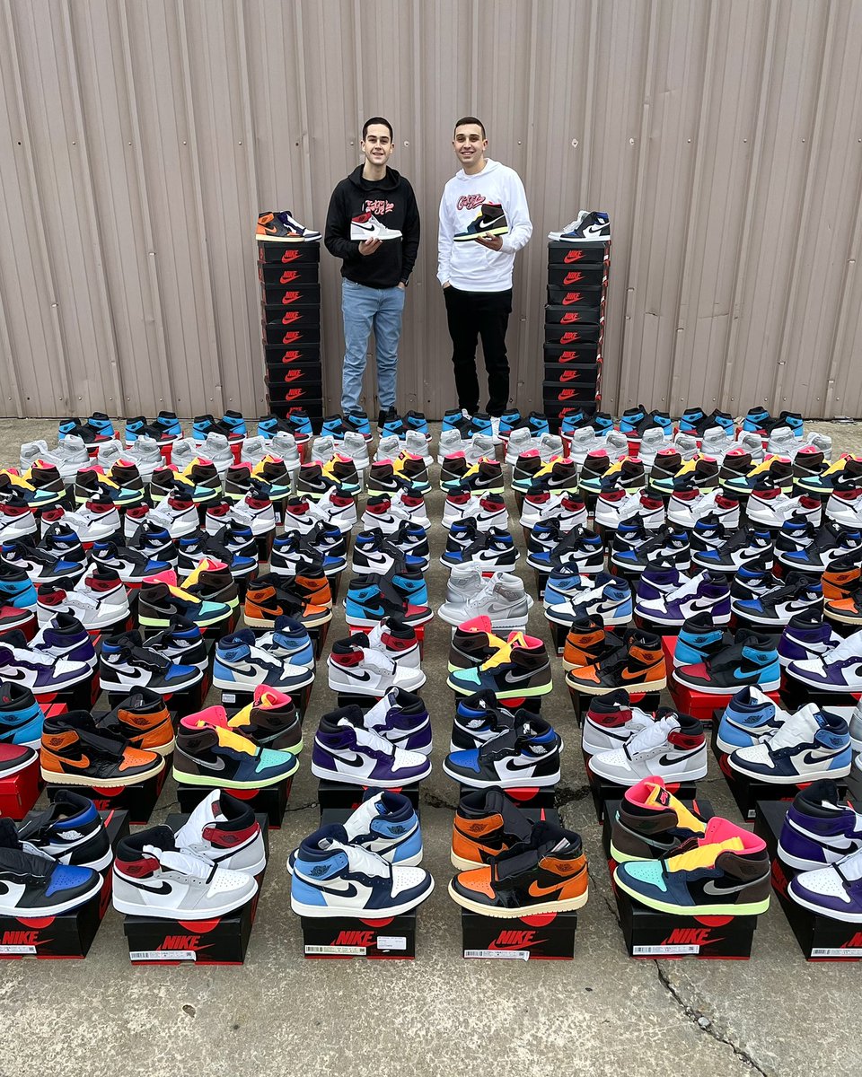 JORDAN 1 GIVEAWAY 👟🎉

Pick your size &amp; colorway! ⬇
⠀
To Win:⠀
1.Retweet this ✔
2.Follow us @gotsole 🔥

Winner picked Wednesday on our IG Live! 🎥

Good Luck Everyone! 🌎 #GotSole