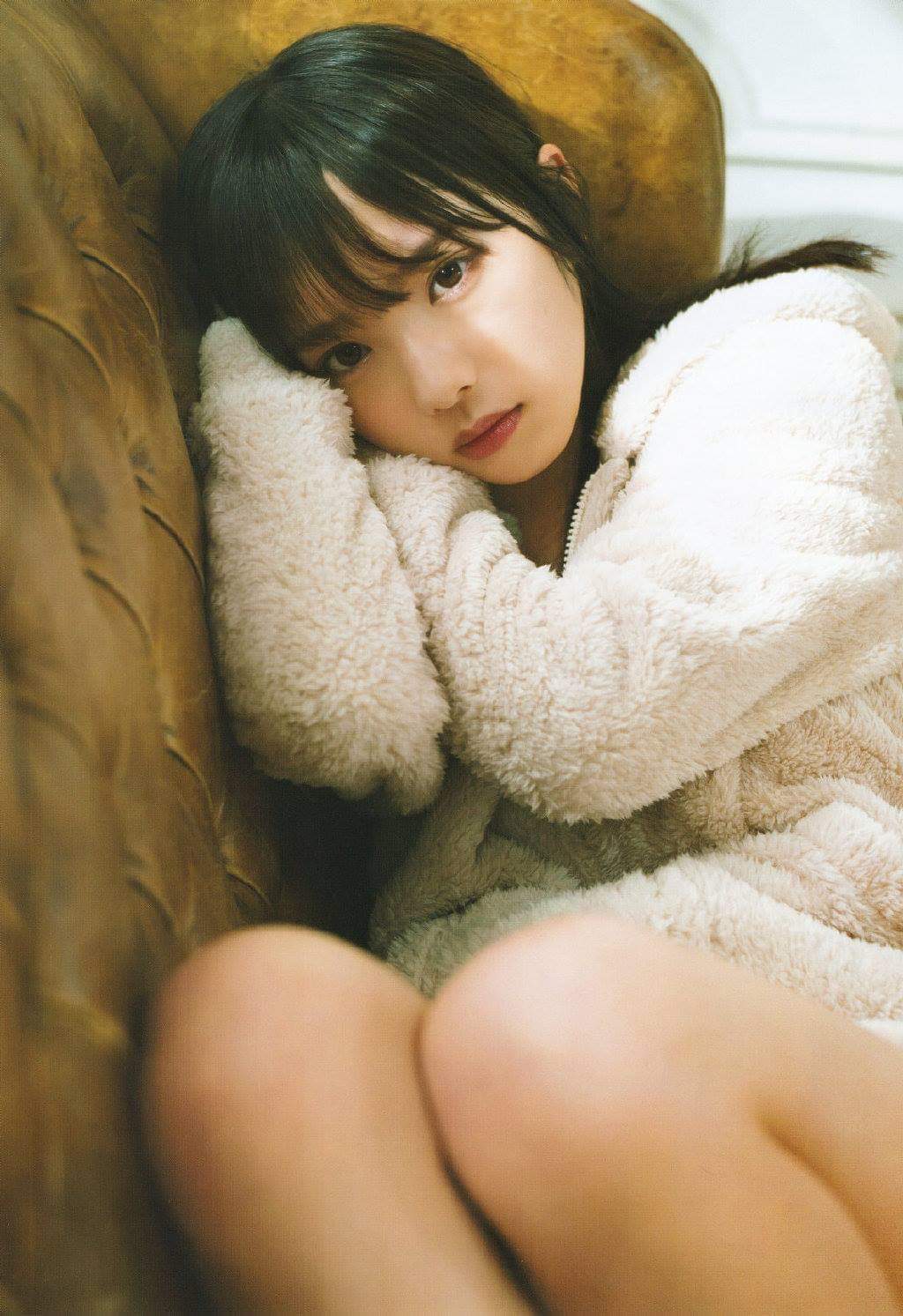 与田祐希　太もも  / X