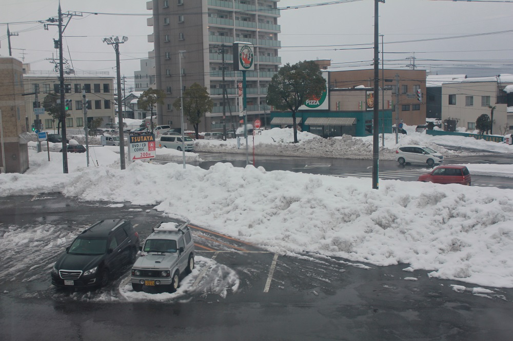 PARIO_CiTY's tweet photo. 【9時5分頃】福井 国道8号線 南四ツ居交差点
大和田・金沢方面はスムーズに流れています。
鯖江・武生方面が渋滞しています。

通勤などで8号線ご利用予定の方のご参考になれば幸いです。 https://t.co/NkkYsloc8C