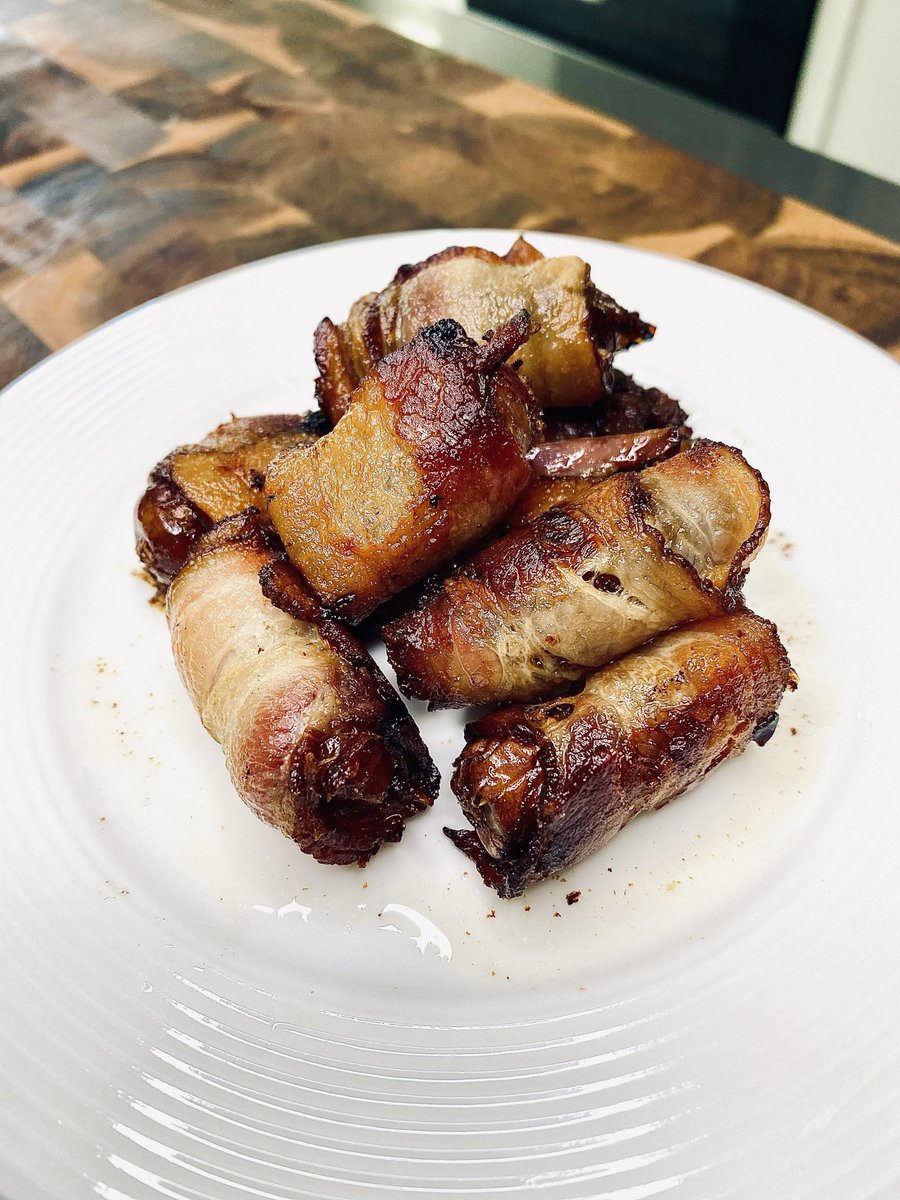 If you’re going to splurge, do it on BACON 🤤. Just make sure to buy UNCURED bacon, it’s got less junk in it. 

And if you’re feeling angsty roll it around some dates!! 

#Bacon #yum #foodie #eat #food