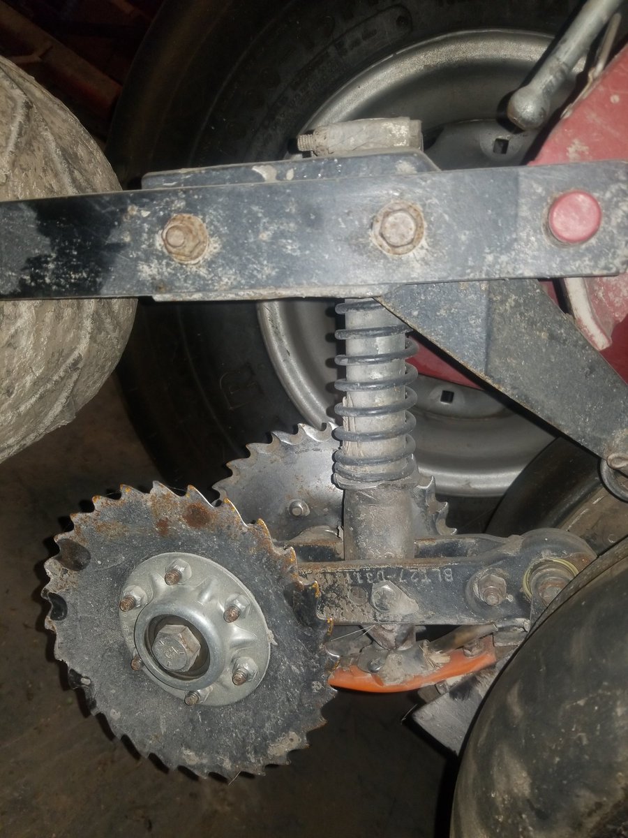He7ifarmer's tweet photo. @mikebelan3 I have the openers for 2 years on 1250. 1 year on closers. They are like little buzz saws. Heavy res no problem. https://t.co/LFfq9mC47g