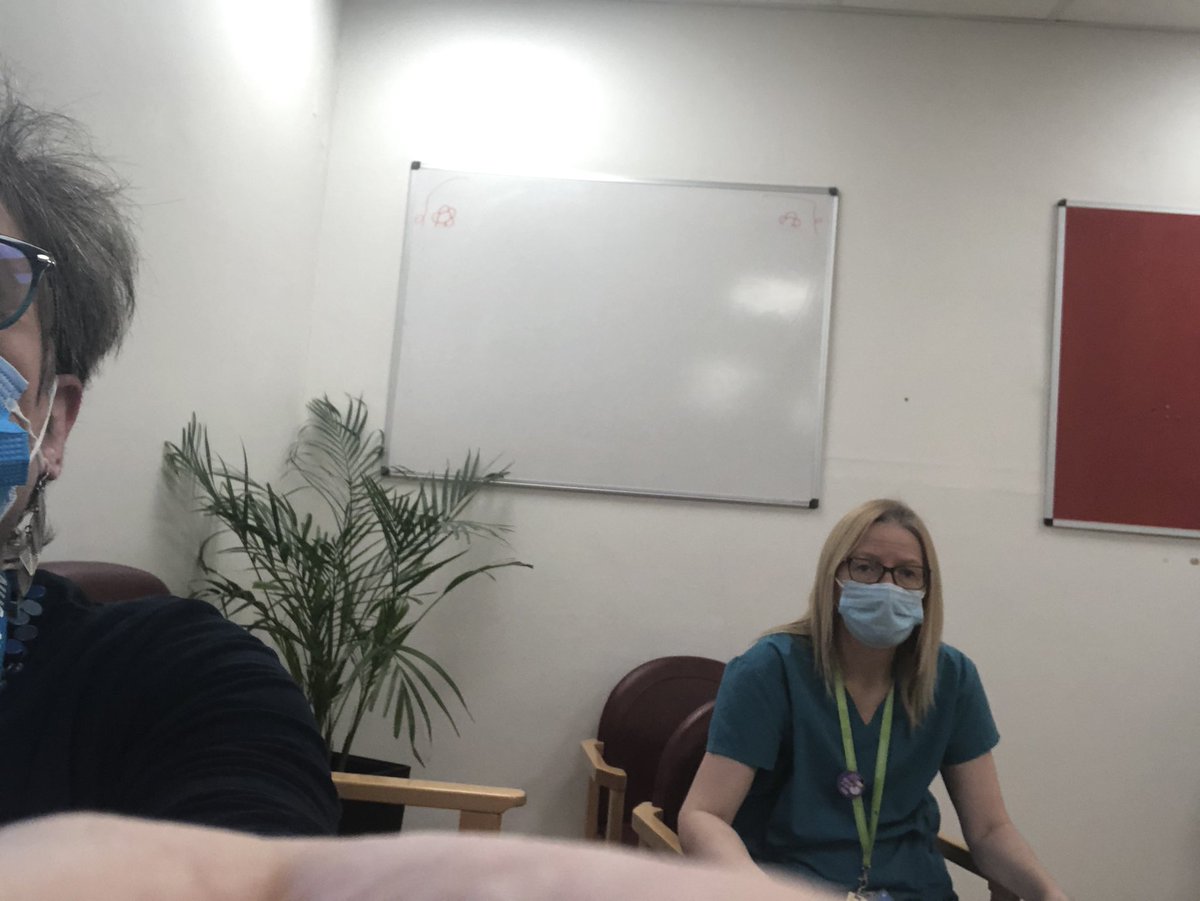 A cheering thread: with permission from Vaccine Task Force, &amp; as part of <a href="/UKCICstudy/">UK-CIC</a> to assess immunity post #CovidVaccine,  it was wonderful to offer <a href="/AstraZeneca/">AstraZeneca</a> vaccine to all patients in 1 of our <a href="/ImperialNHS/">Imperial NHS 💙</a> #dialysis units. Huge volunteer effort at no notice on sat &amp; sun 1/