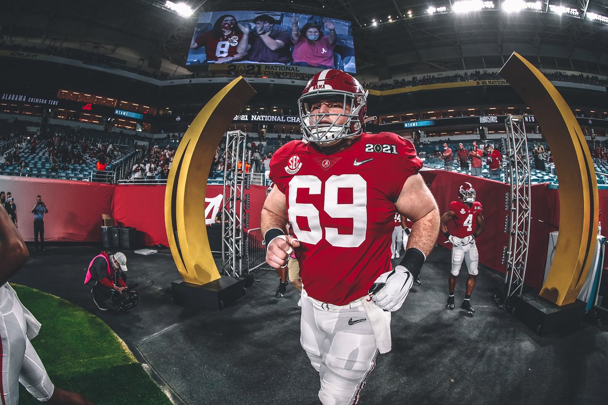Can't miss the chance to put on the uniform! @Landon_2012

#RollTide #NationalChampionship