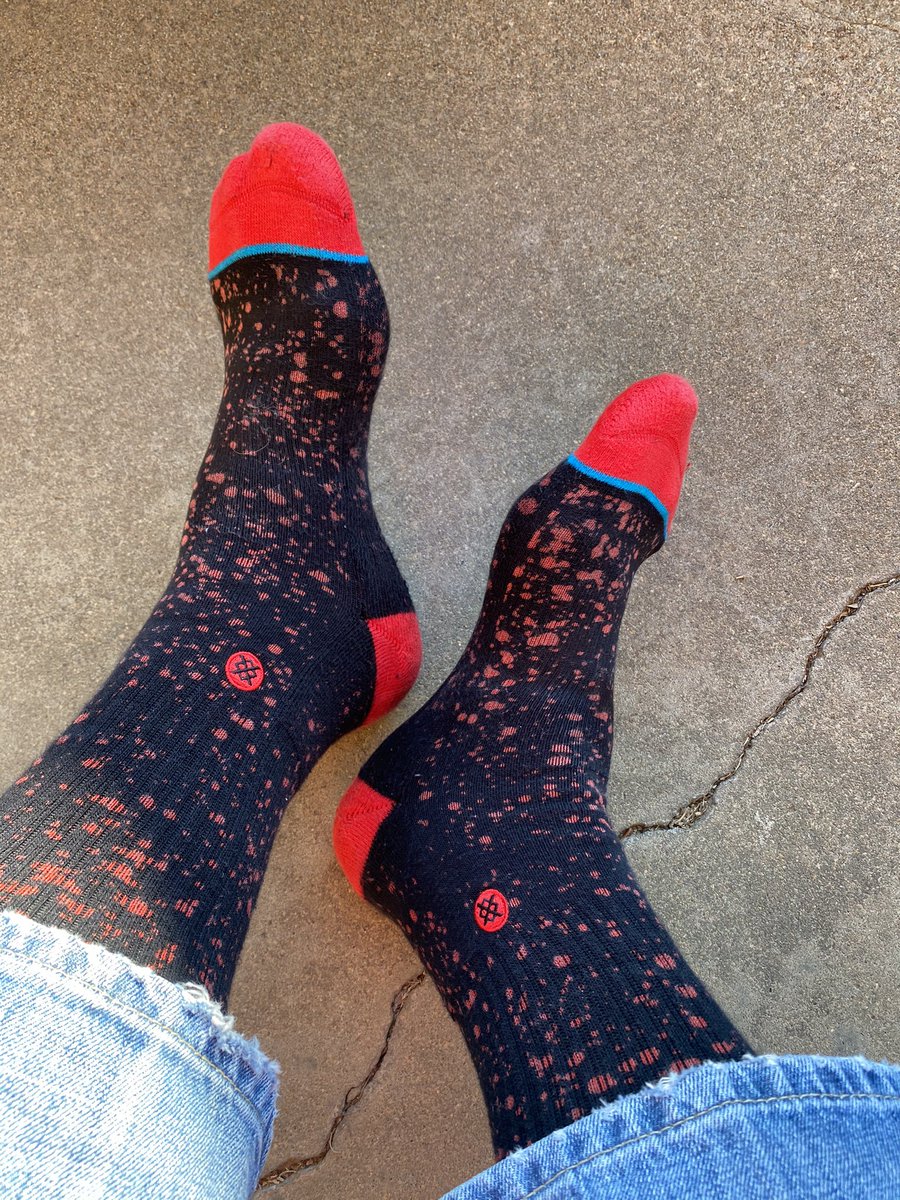 bulldawg1987's tweet photo. A little @stance #sockgame getting me through on this Monday! #theuncommonthread #sockfamily https://t.co/dn1AWtEYyA