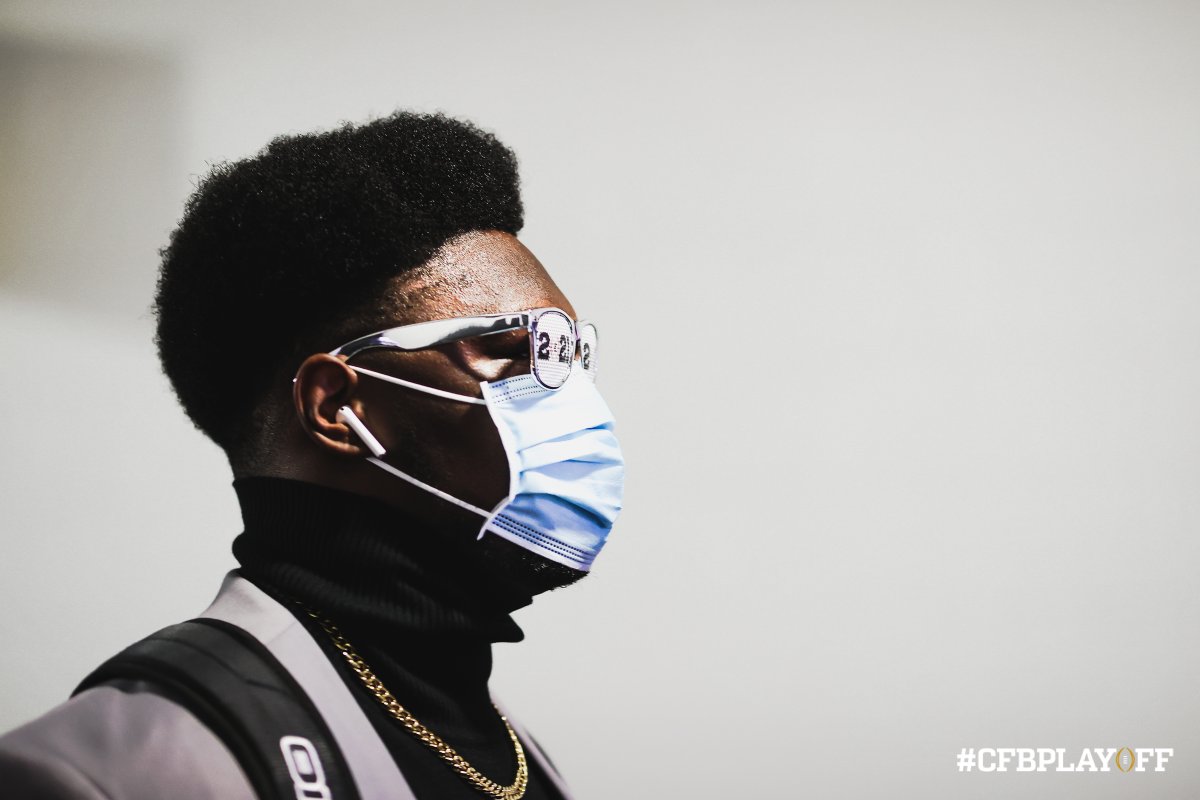 CFBPlayoff's tweet photo. Same faces. Different place. https://t.co/pYFVeUmGZq