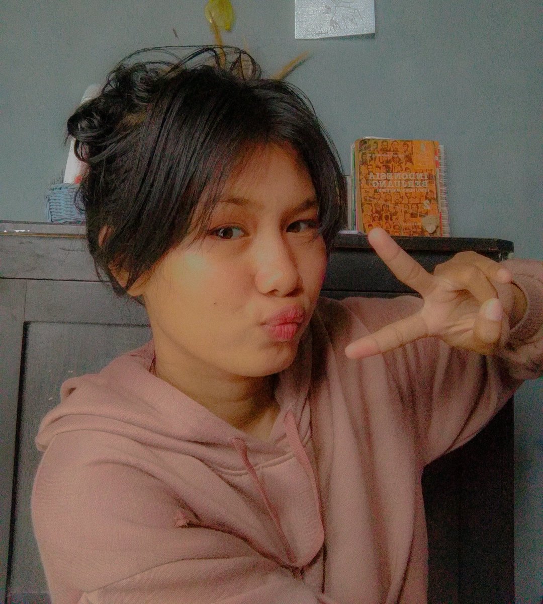Bogumcynk's tweet photo. kembara kembar nackal 🤘🤙😎

#Kdramaselcaday #KdramaFansSelcaDay https://t.co/2vqzigdQxO