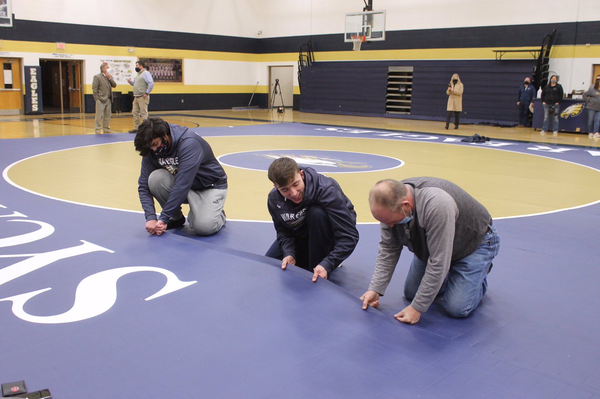 CCBOE's tweet photo. Thanks again to @Dollamur for donating new wrestling mats to the @shs_sycpride War Eagles wrestling team! Nashville MMA also made a significant donation to the team! We appreciate your kindness and generosity! #ccsdtn https://t.co/R18vSWrBAm