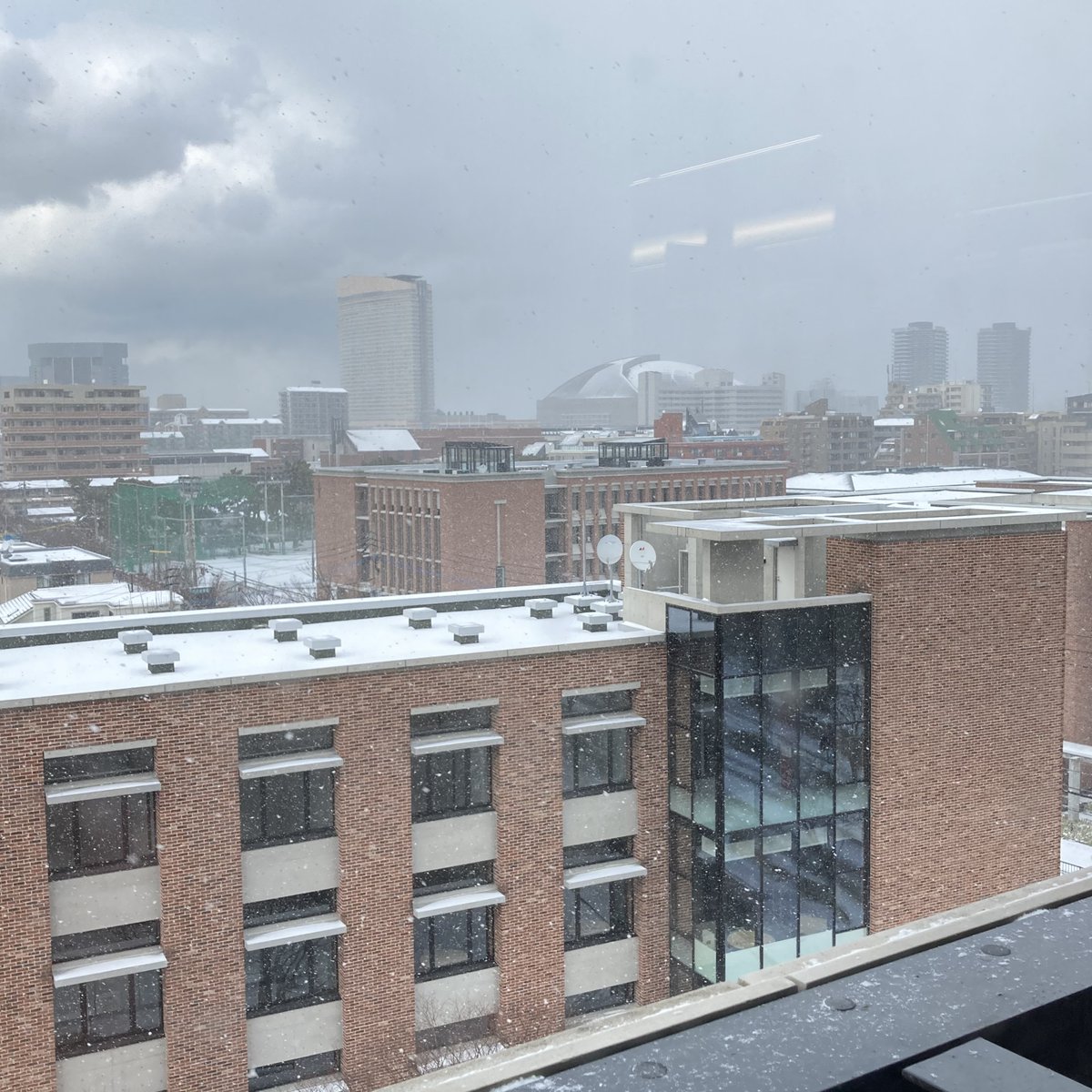 西南学院大学図書館 おはようございます 雪はすっかり溶けてしまいましたね 写真は先週図書館6階からドーム方向を見た様子です 土曜日のプレゼン研修に参加された皆さん お疲れ様でした 質問等あればご連絡くださいね ラーサポのアルバイト応募