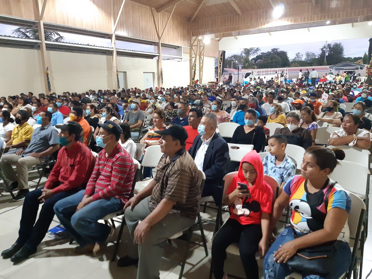 CTipitapa's tweet photo. Militantancia del FSLN #Tipitapa 1  Unidad de Victoria Electoral Brenda Cano Torrez escuchando a nuestro Comandante Presidente Daniel Ortega Saavedra hoy #11Enero de Nacional de la Educación #SeguimosCambiandoNicaragua 
#ManaguaSandinista 
@Martha_Elena16 @hijode_sandino @Uva22 https://t.co/m93qY2GYLz
