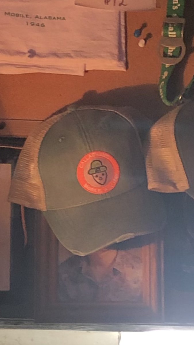 jodyfuller's tweet photo. I had this incredible po’boy at #Callaghans in Mobile tonight. I also saw this hat...probably a crack head who got aholt of the wrong stuff 😂😂😂 https://t.co/0D5CcPb7iw
