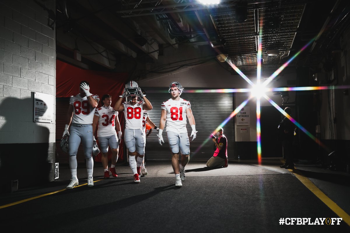 Bright lights. BIG stage. 

#CFBPlayoff x #GoBuckeyes