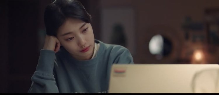 14. BEAN BAGS. Even the props have a purpose there. They didn’t just randomly place things there just for design. They are all part of creative story telling. I love how her sweater matches the blue bean bag despite being far from each other. Perfect Match 