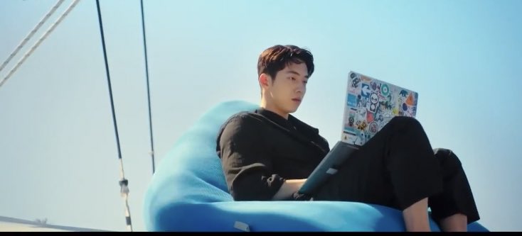 14. BEAN BAGS. Even the props have a purpose there. They didn’t just randomly place things there just for design. They are all part of creative story telling. I love how her sweater matches the blue bean bag despite being far from each other. Perfect Match 