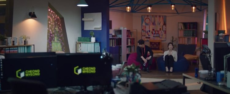 14. BEAN BAGS. Even the props have a purpose there. They didn’t just randomly place things there just for design. They are all part of creative story telling. I love how her sweater matches the blue bean bag despite being far from each other. Perfect Match 