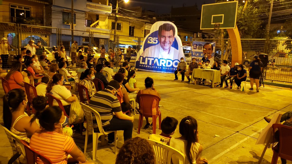 cesarlitardo's tweet photo. La economía popular y solidaria hay que fortalecerla. Actualmente 3 millones de ecuatorianos tienen problemas crediticios. Juntos lograremos el desarrollo económico que el país necesita. Gracias Jardines del Salado por su apoyo a la @35PAIS Aquí estamos con @XimenaPena1 #Guayas https://t.co/RA82No8kmQ