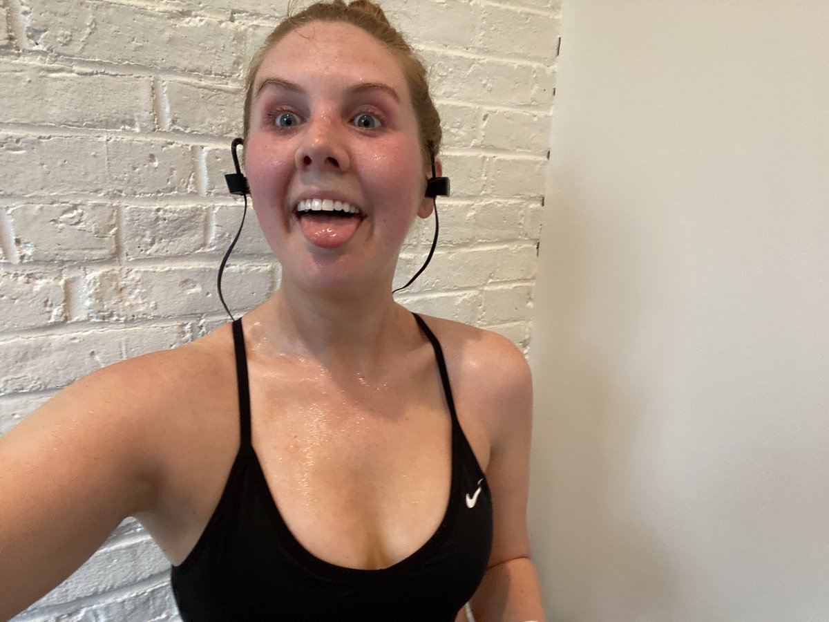 brooksied's tweet photo. today marked my 52 WEEK STREAK on @onepeloton ๐๐ฑ
a whole yearโs worth of sweaty selfies, which are now blessing your timeline ๐๐คณ๐ป
shout out to my #pelotweeps for the rides & high fives. ILYSM even though i canโt beat any of you ๐ https://t.co/EJNaYvE7ba