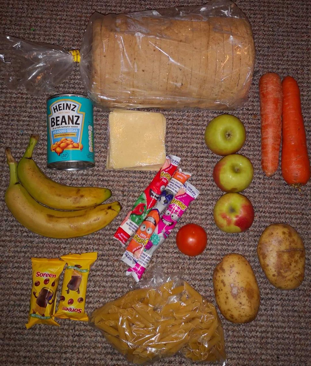 lauraagscobie's tweet photo. @Chartwells_UK What on earth do you call this? You're supposed to be offering families £30 worth of food to last 10 days. This is £5-worth, meaning you make £25 profit per parcel! Do you enjoy starving children in order to make a quick buck to the detriment of children and the taxpayer? Awful! https://t.co/9iQjb46i6k