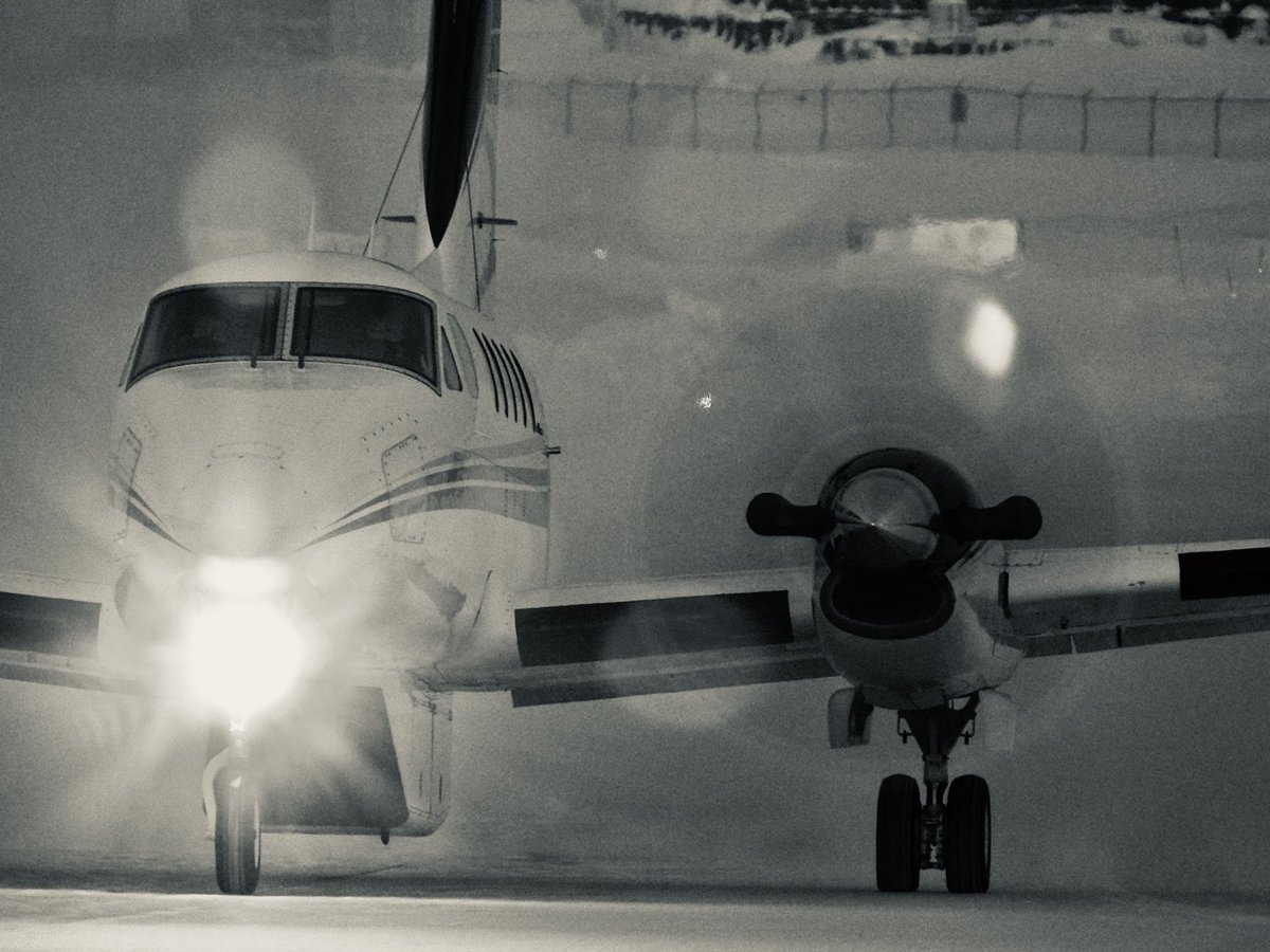 FrankReardon1's tweet photo. #beechcraft departing #Iqaluit #Nunavut JAN.11.2021 #YFBSpotters #cfgxr #Kingair #AirNunavut #SilverTone https://t.co/IOYsu0O2Hz