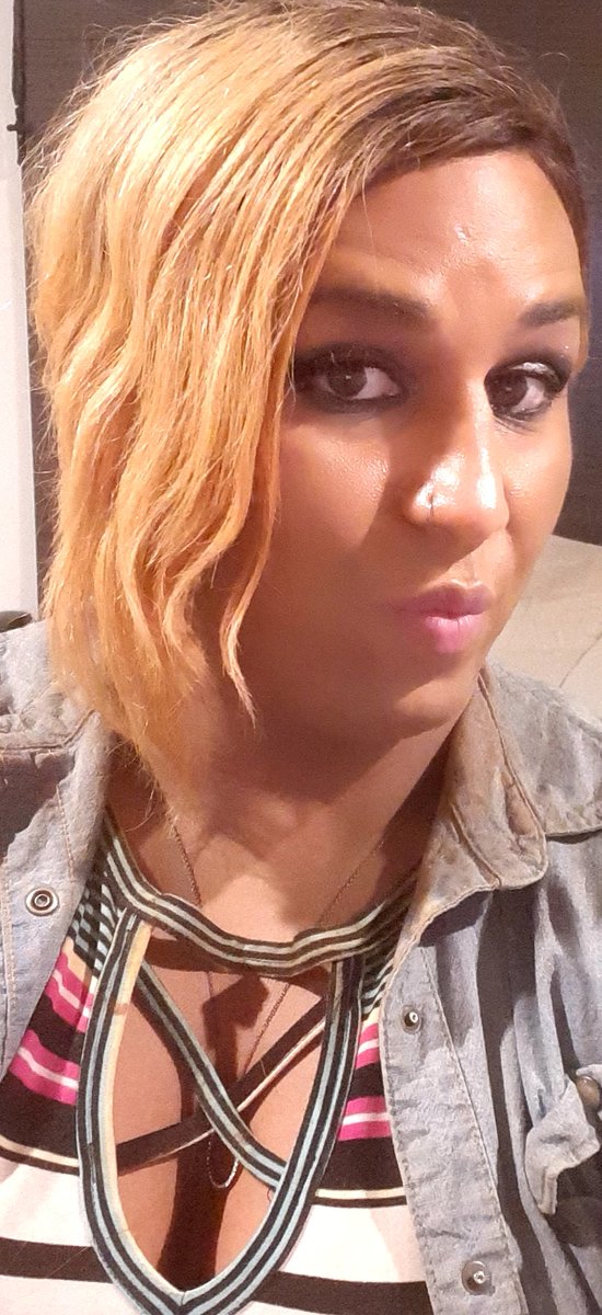 MizzYunik's tweet photo. Feeling AMAZING after my 1st day of school. #futureaudioengineer #SAEInstituteAtlanta https://t.co/ZiKcWqB2kb
