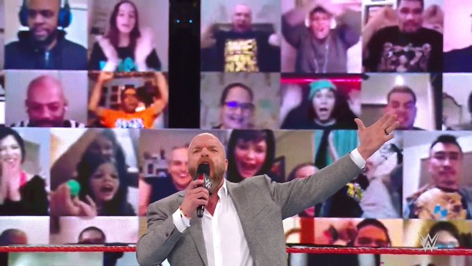 Triple H regresa a Monday Night RAW 