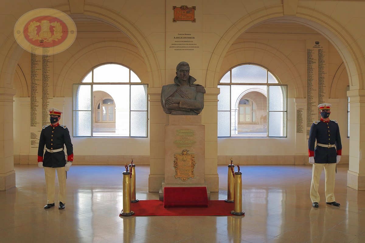 CMN_Argentina's tweet photo. En el Patio de Honor que lleva su nombre, realizamos un nuevo homenaje al general don José de San Martín.
.
.
#CMN2020
#ColegioMilitardelaNacion
#OrdenValorGloria
#SomosElEjercito https://t.co/BhnJEitg9P