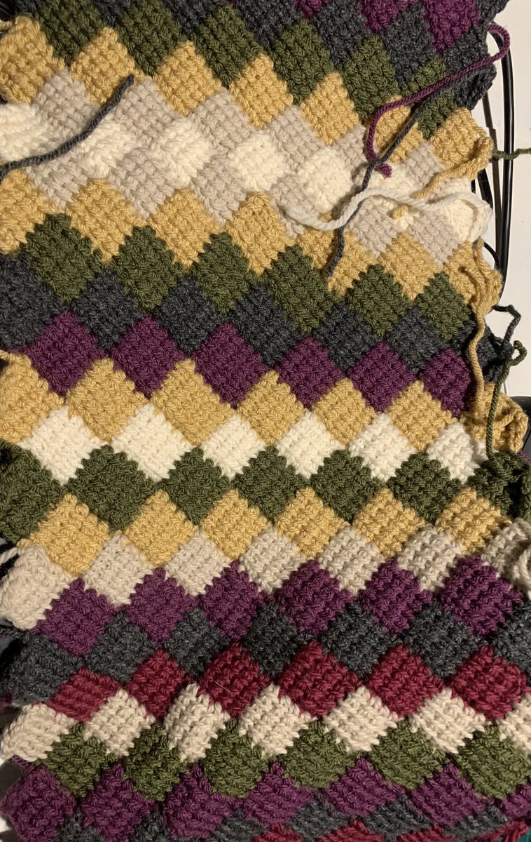 NavajoBirdsong's tweet photo. Turned out a bit longer than planned as I rolled it up when working giving it.. ๐ณ
Do love the way this #Tunisian #crochet #enterlac stitch turned it.. planning more.. ๐๐๐ป https://t.co/KbeaDglEHN