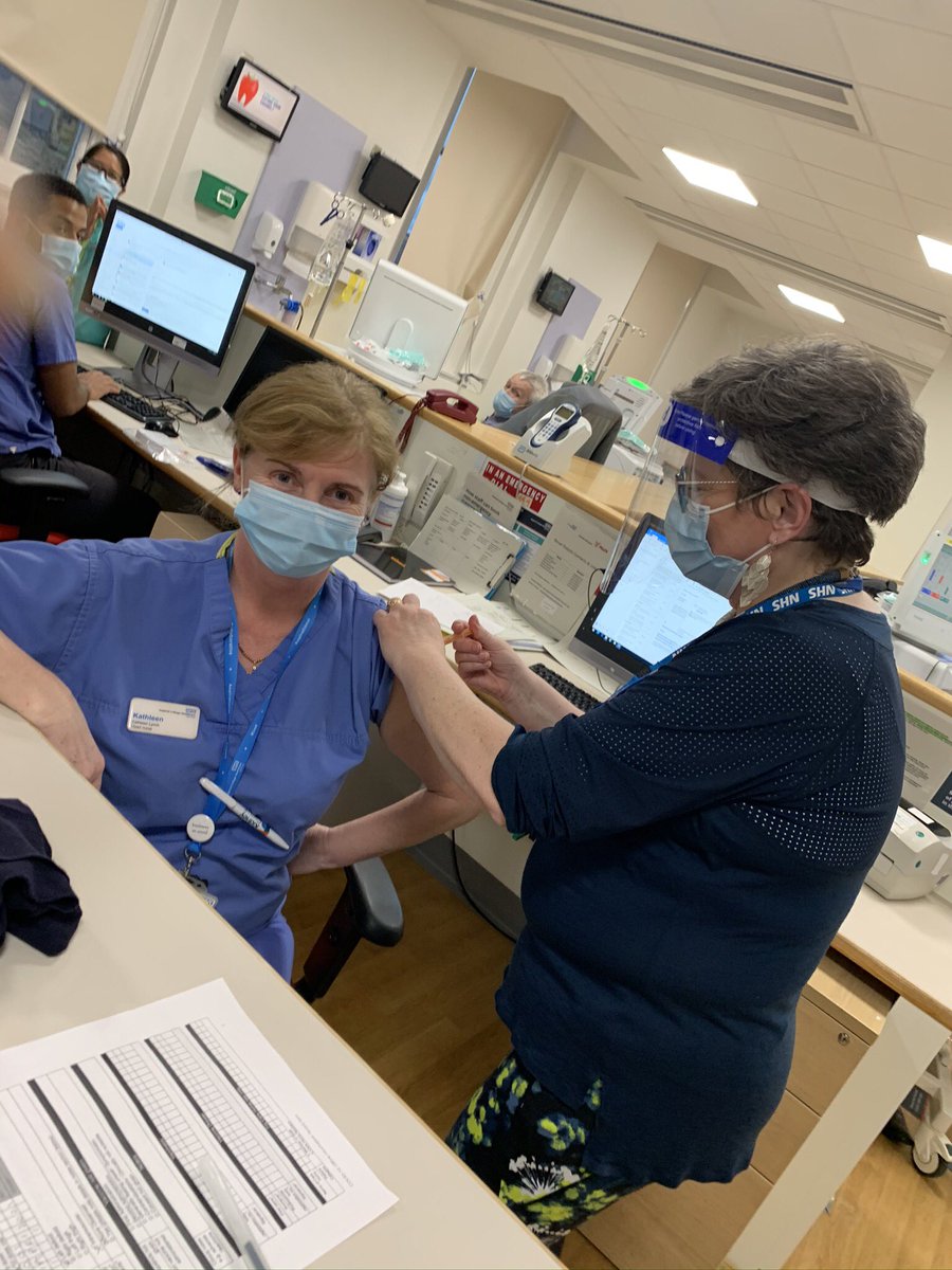 Importantly,  #dialysis  #patients from all communities consented to  #CovidVaccine thanks to prior chats with amazing Sister Kathleen Lynch - was an honour to give her vaccine at the end of shift. She spread the word so effectively &, importantly looked after us all wonderfully 8/