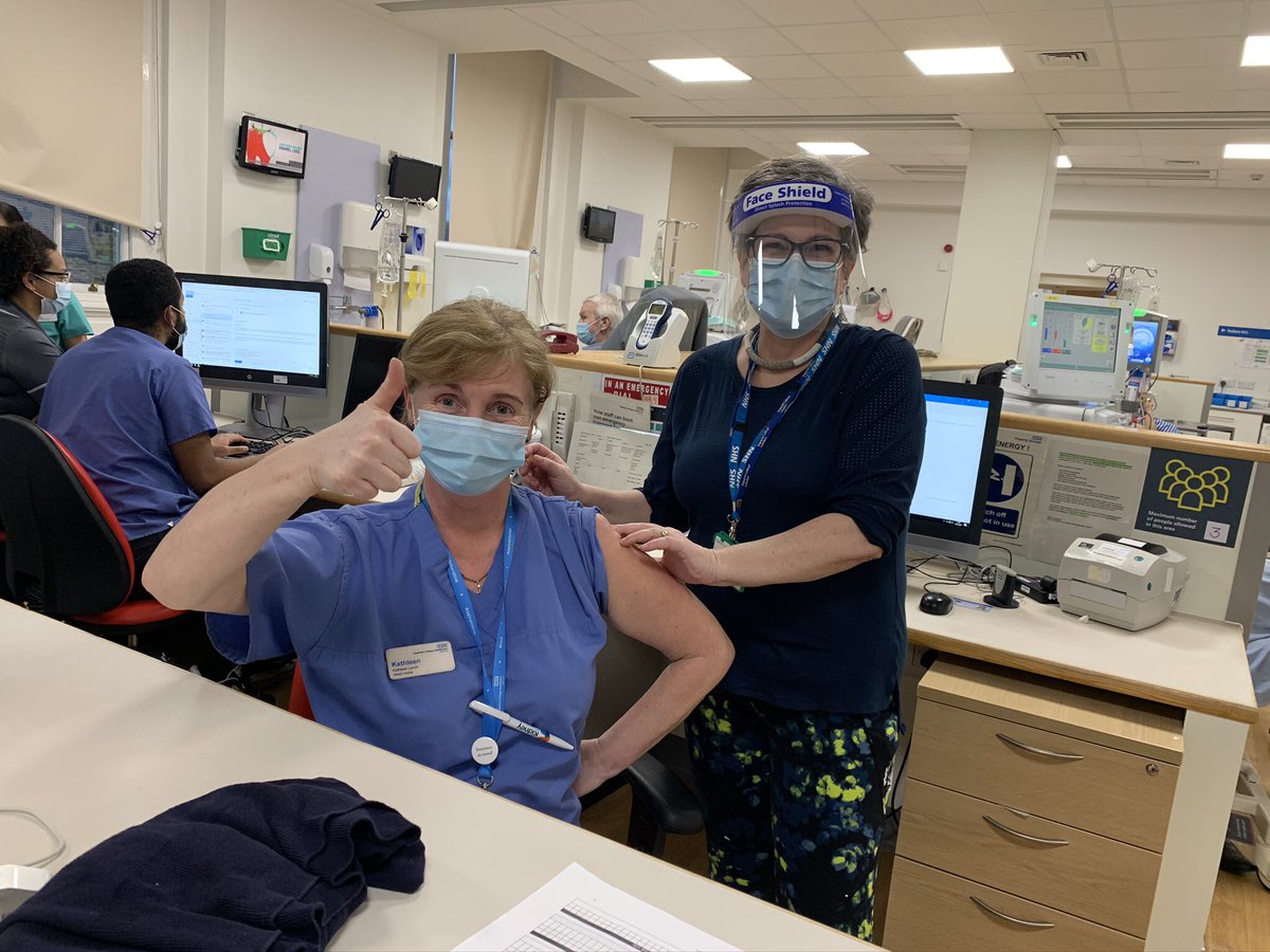 Importantly,  #dialysis  #patients from all communities consented to  #CovidVaccine thanks to prior chats with amazing Sister Kathleen Lynch - was an honour to give her vaccine at the end of shift. She spread the word so effectively &, importantly looked after us all wonderfully 8/