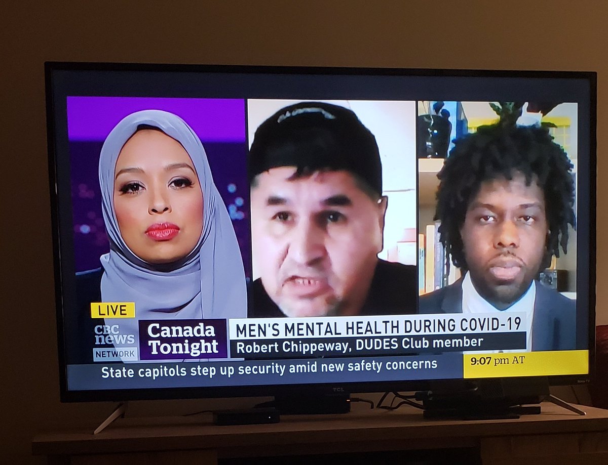 _shireenahmed_'s tweet photo. Had to pinch myself. Sitting here watching a Black hijab-wearing woman anchor her show, and discuss mental health issues with Indigenous and Black experts on @CBC. Thank you @Ginella_M 🙌🏽 #mashaAllahtho https://t.co/FVzClFWtMC
