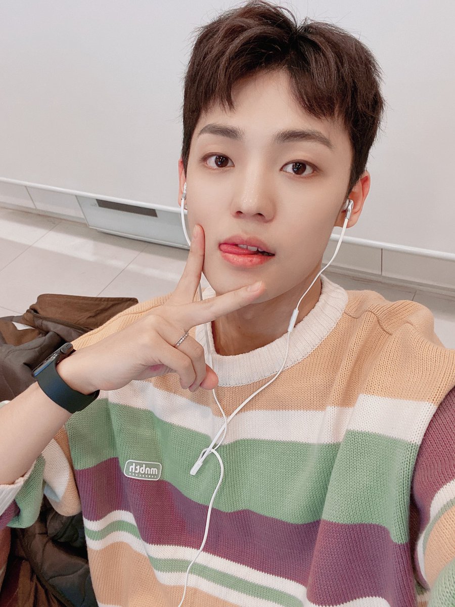 official_ACE7's tweet photo. [#에이스_찬]

이번 🌸요일도 어김없이 찾아온 🔥 같은 찬이입니다!!
여러분 🌸이팅 :)
사랑해요💛

#ACE #에이스 #CHOICE #초이스 #FavBoyz https://t.co/zfh278yayG