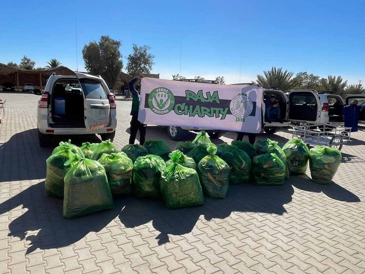 verdepassione49's tweet photo. Grâce à Dieu, notre dernière action s'est déroulée dans de bonnes conditions.
Les nomades de la région de #Merzouga et tous nos membres remercient chaleureusement votre engagement, soutien et intérêt.
Nous partagerons bientôt avec vous le détail de toute l'opération
#Vp49 https://t.co/V51mQyjJrq