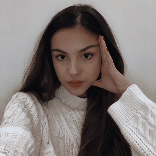 — a thread for ppl who wanna learn more about olivia rodrigo, including her whole discography if you just got into stanning her or are thinking about it <3