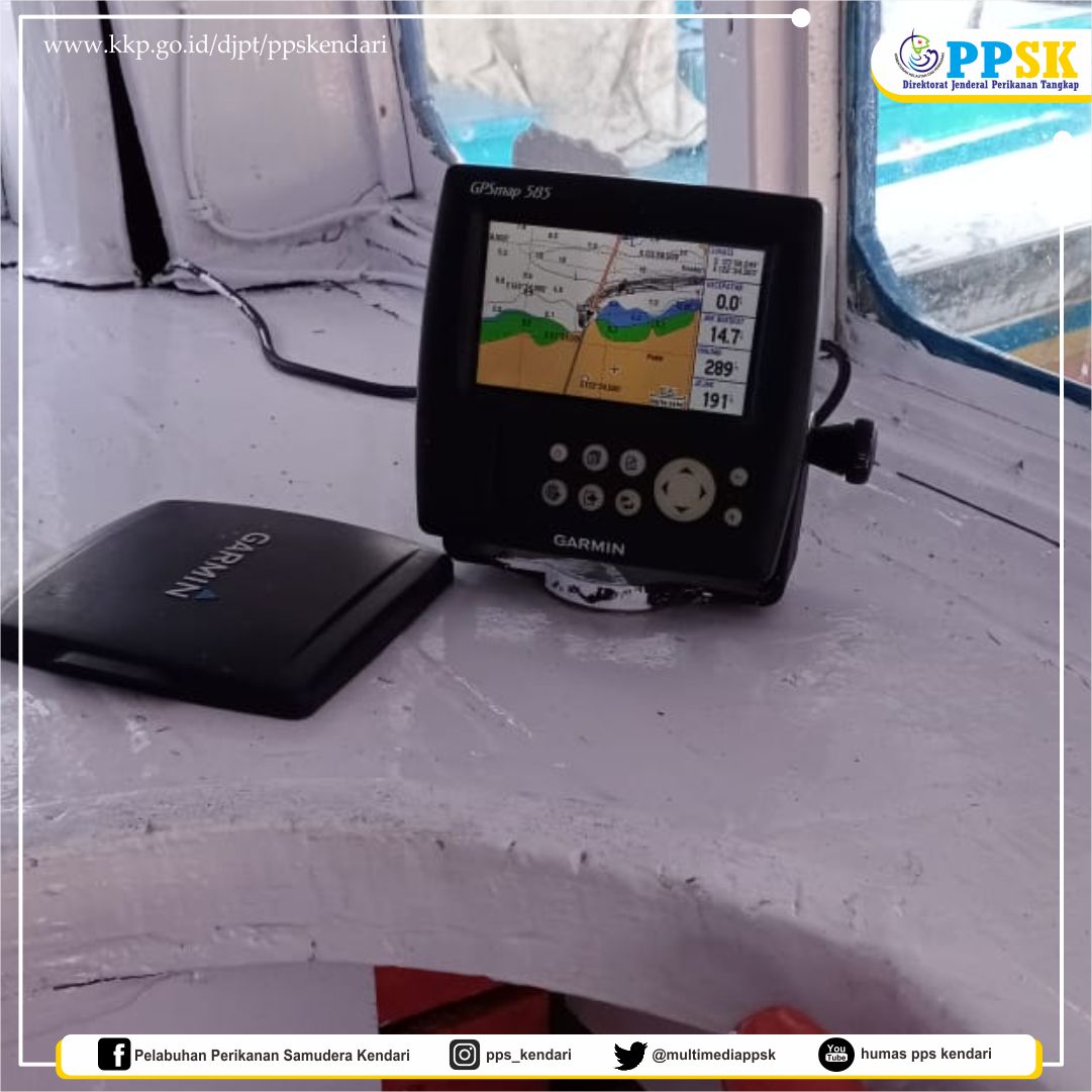ppskendari1's tweet photo. Sebagai upaya PPS Kendari dalam menjaga keamanan dan keselamatan pelayaran kapal perikanan, pemeriksaan teknis nautis dan radio kapal perikanan selalu dilaksanakan oleh petugas kesyahbandaran PPS Kendari. #KKPRebound 
@djpt_kkp @InformasiPP https://t.co/KUo6j2UfBW