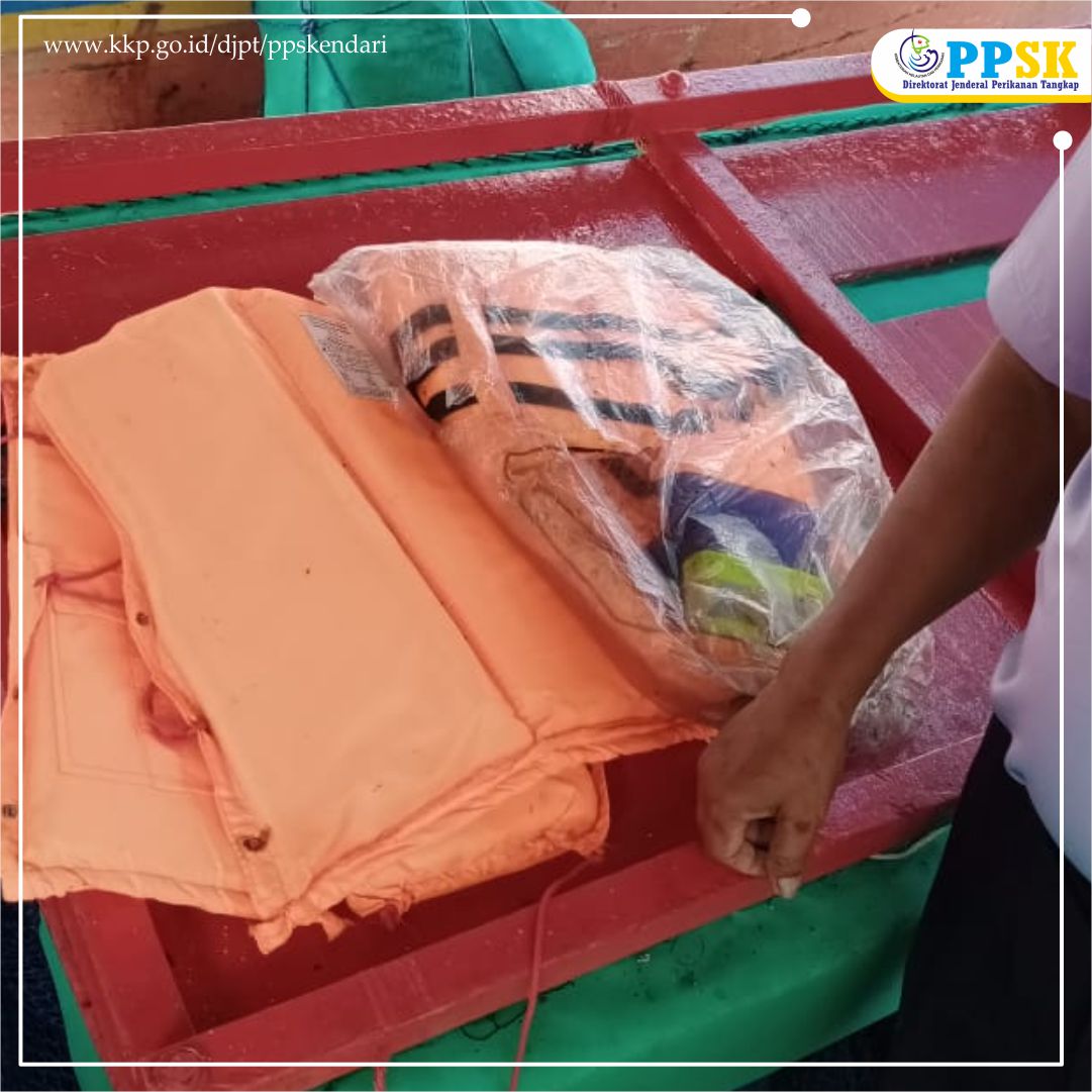 Sebagai upaya PPS Kendari dalam menjaga keamanan dan keselamatan pelayaran kapal perikanan, pemeriksaan teknis nautis dan radio kapal perikanan selalu dilaksanakan oleh petugas kesyahbandaran PPS Kendari. #KKPRebound 
<a href="/djpt_kkp/">Direktorat Jenderal Perikanan Tangkap</a> <a href="/InformasiPP/">Dit. Kepelabuhanan Perikanan DJPT</a>