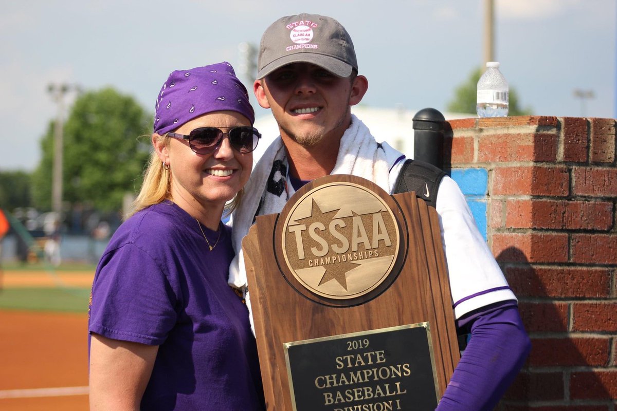 Please keep Coach Warmath, Ty, and Holden in your thoughts and prayers as we mourn the loss of Mrs. Paige. A loving mother, beautiful wife, and a friend to all.... we will always be #WarmathStrong 💔