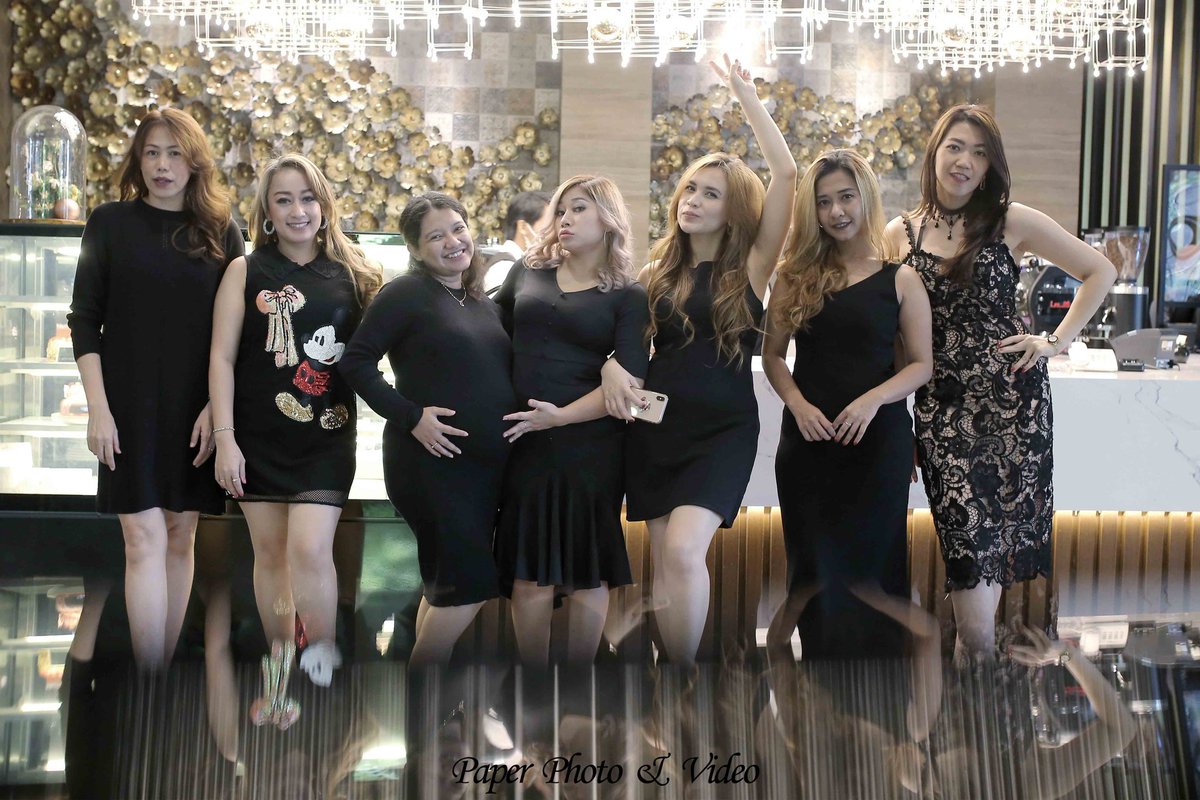 paper_photo's tweet photo. Sosialita Malang yg mw foto2 wktu arisan, kongkow, ultah, dll boleh hub kita..
#Malang #sosialitamalang #sosialita #woman #blackdress #Cantik #infomalang #models #modelmalang #mom #hotmom #photography #photographer #PhotoOfTheDay #Photoshoot https://t.co/oxEb5gU4d6