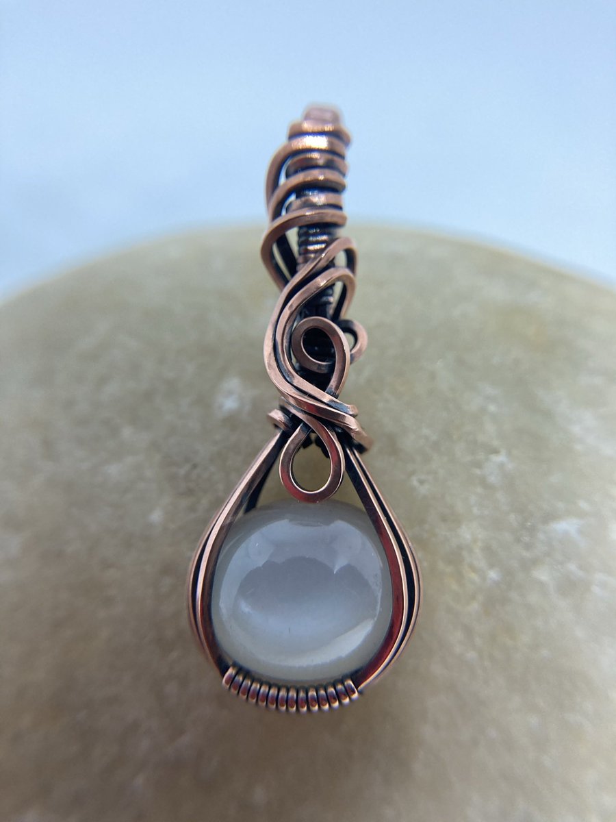 BJeweledDZines's tweet photo. Moonstone anyone? #moonstone #SmallBusiness https://t.co/ooGbCVUp7q
