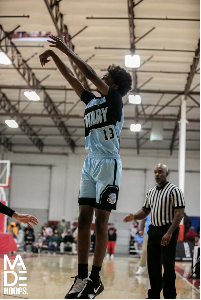 BlackSmi1ey's tweet photo. Legend Smiley ‘25 #SeattleRotary @legend_smiley #MadeHoops https://t.co/1b7Ygn9VlG