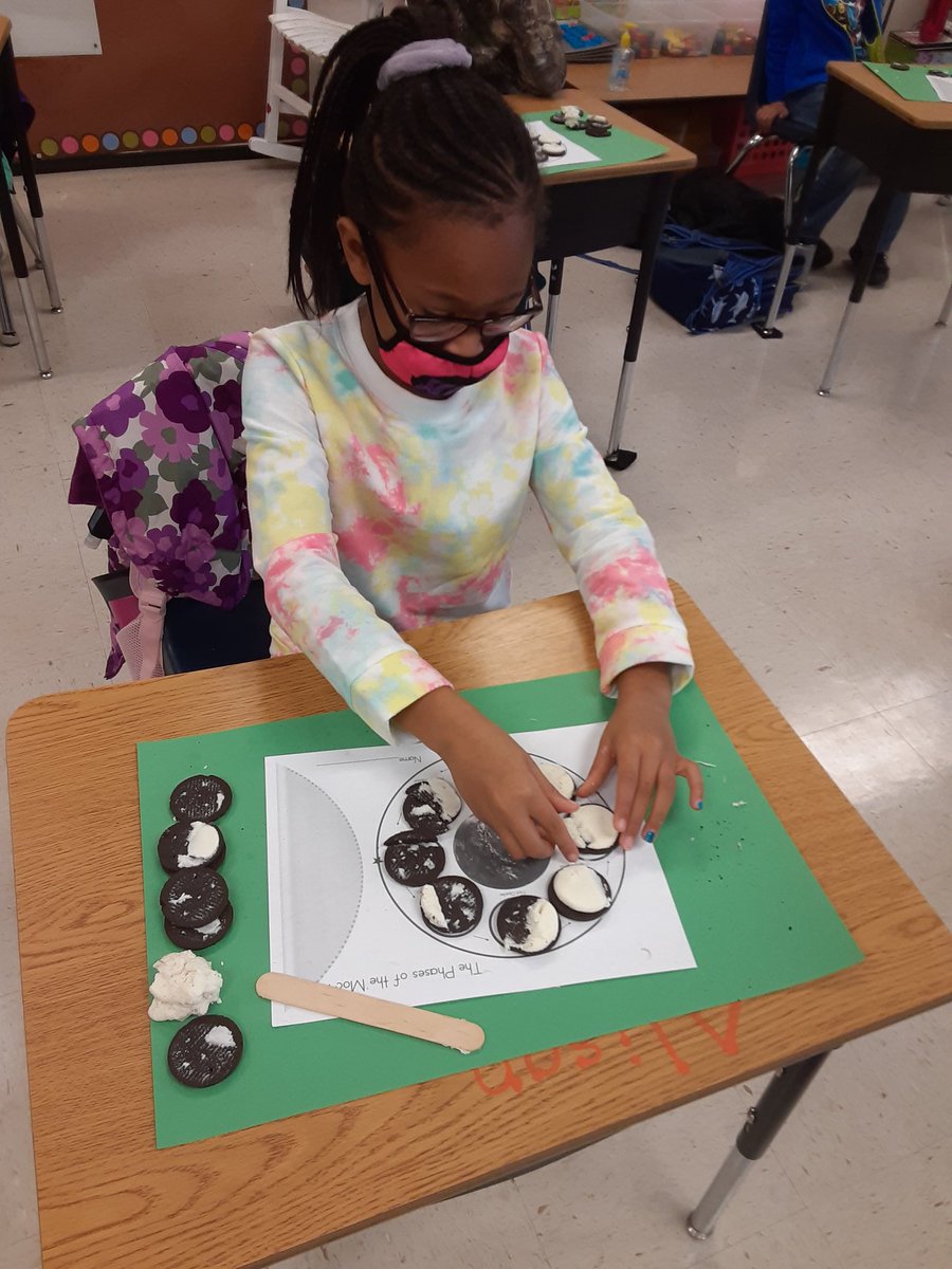 SproatMrs's tweet photo. Oreo phases of the moon and a visit from Mrs. Scientist. It was a great day! https://t.co/dhWoY9O4V4