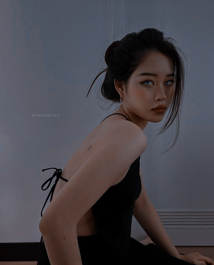 ㅤ    
ㅤ     𝑮𝒓𝒊𝒎 𝒘𝒐𝒓𝒍𝒅, 
𝒄𝒐𝒏𝒄𝒆𝒂𝒍 𝒕𝒉𝒆𝒆 𝒕𝒊𝒍𝒍 𝒕𝒉𝒆 𝒅𝒂𝒚;
  𝑻𝒉𝒆 𝒉𝒆𝒂𝒓𝒕 𝒕𝒉𝒐𝒖 𝒄𝒂𝒏𝒔𝒕 
       𝒏𝒐𝒕 𝒂𝒍𝒍 𝒔𝒖𝒃𝒅𝒖𝒆
     𝑴𝒖𝒔𝒕 𝒔𝒕𝒊𝒍𝒍 𝒓𝒆𝒔𝒊𝒔𝒕,
       𝒊𝒇 𝒕𝒉𝒐𝒖 𝒅𝒆𝒍𝒂𝒚.ᅠᅠ
                ❟ 
ㅤㅤㅤ
