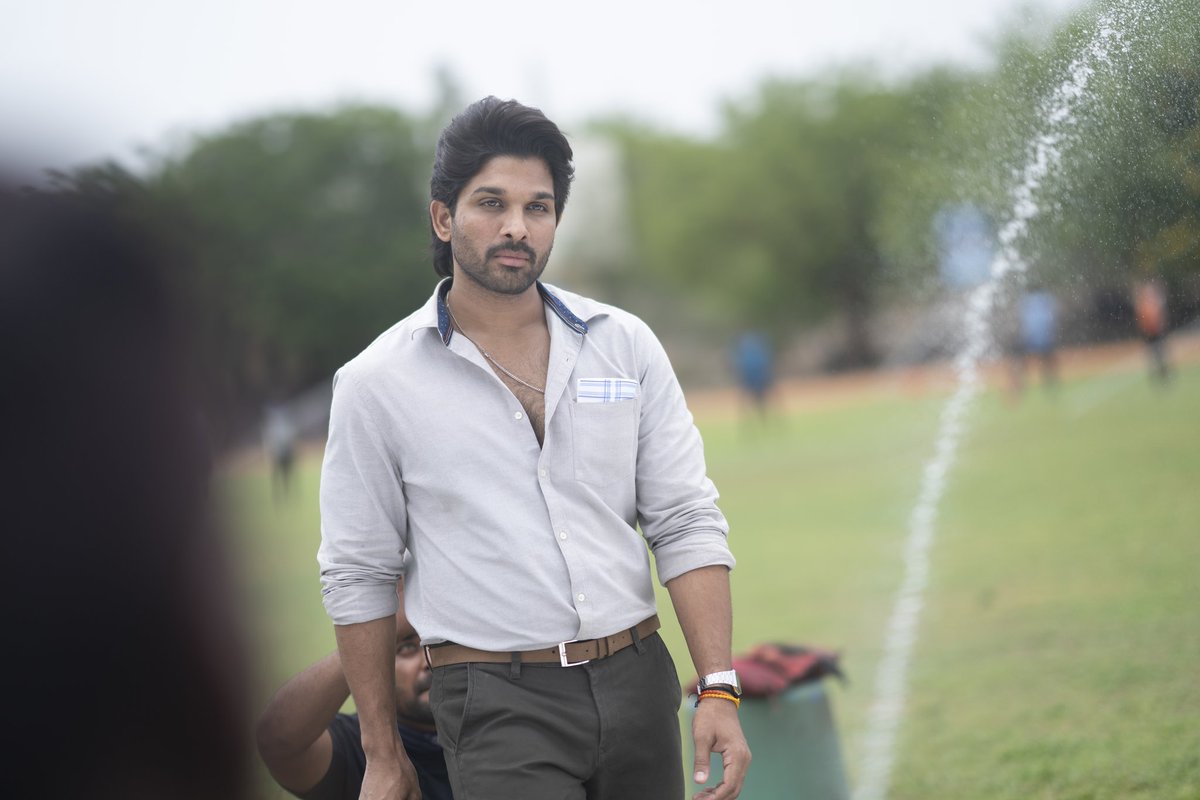 AlluArjunUniv's tweet photo. Don't SPREAD Or TWEET Any Leaked Scenes From #Master 

The Movie Will Be Sureshot BB💥
Best Wishes From @alluarjun Fans ❤

If You Find Any Leaked Clips Please Report It Here : report@blockxpiracy.com https://t.co/lsLcoxOfoL