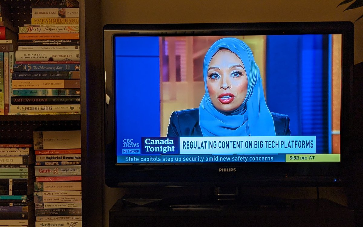 "Hi Canada, I'm Ginella Massa." 

Raise your hand if you had chills watching @Ginella_M make history as the first hijab-wearing anchor on national TV/prime time/CBC. 🙋🏿‍♀️🙋🏾‍♀️