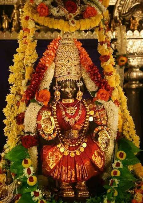 Madhava lifted the Murti as if He were a child. He carried the murti to Udupi and bathed it in a lake later known as Madhva-sarovara. He enshrined the murti in the Sri Krishna Matha. Thus, Bal Krishna came from Dwarka to Udupi.