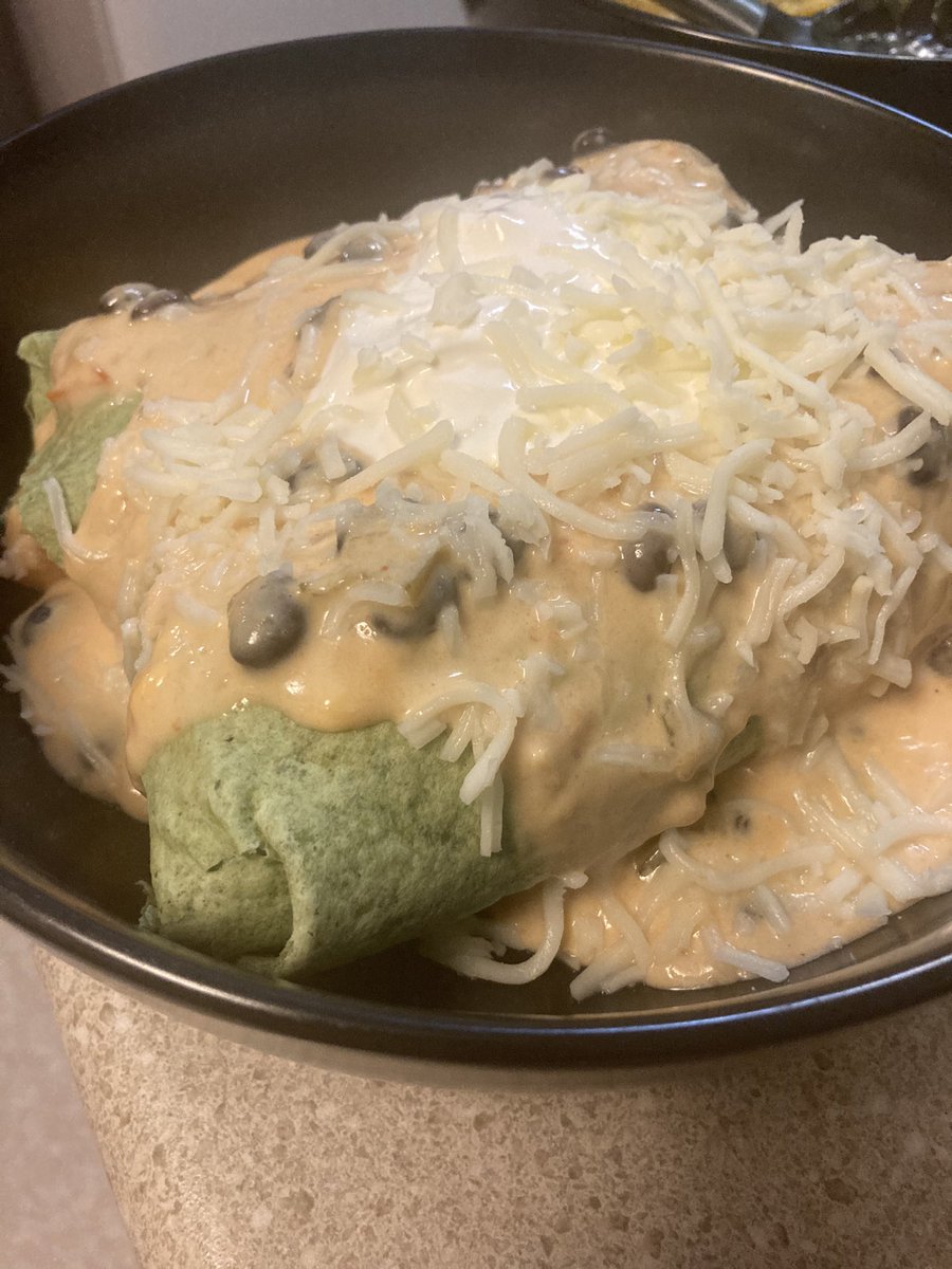 JadeMilky's tweet photo. Mmmm supper 🥰😍 tacos smothered in bean queso 🤤🤤🤤🤤 https://t.co/PdskNo7Q0j