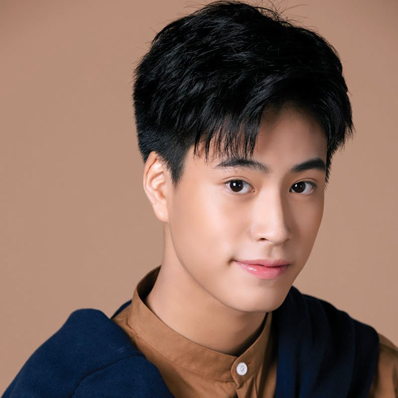 Gemini: Narawit ThiticharoenrakJune 13, 2004Weight: 63 kg. / Height: 180 cm.Education: Currently studying Secondary School Harrow International School, Year 2 (Grade 5).Instagram: gemini_ntTwitter: gemini_ti