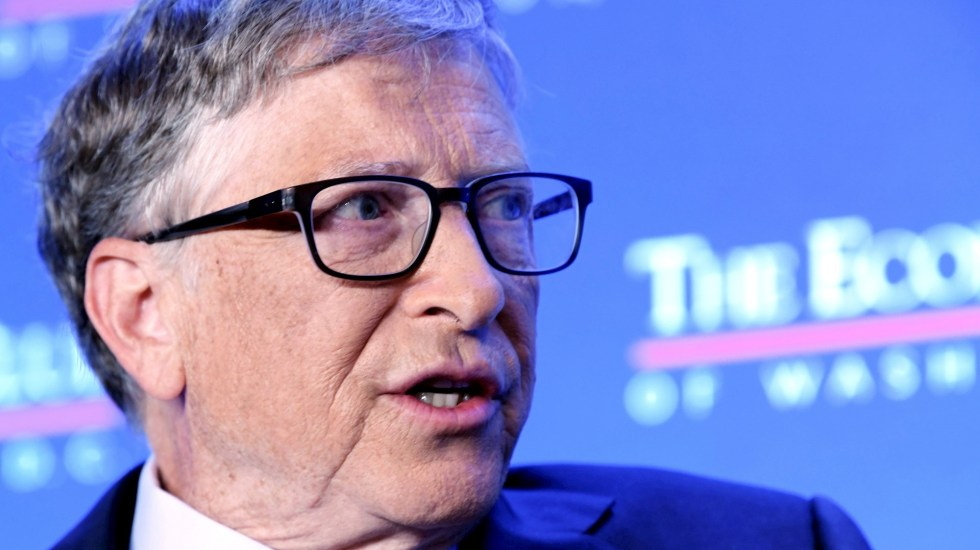 lopezdoriga's tweet photo. No es broma.

Tribunal afirmó en resolución que el COVID-19 fue una invención de las “élites criminales a nivel mundial” y señaló a George Soros, la familia Rockefeller y Bill Gates. 

Así el avance de las teorías de conspiración https://t.co/GzWgxMNiBX https://t.co/DYTkRnMXw7