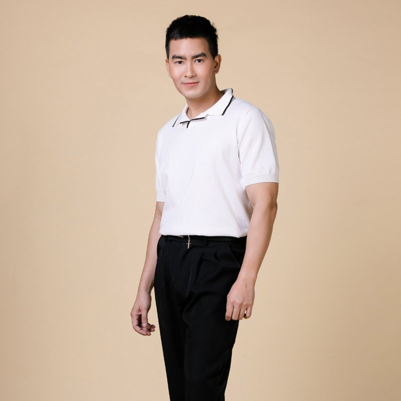 Champion: Natarat KongkaewDay / month / year of birth: 13 November 1989Weight: 74 kg. / Height: 177 cm.Education: Graduation Bachelor degree Faculty of Communication Arts Bangkok UniversityInstagram: champhugmaoTwitter : -