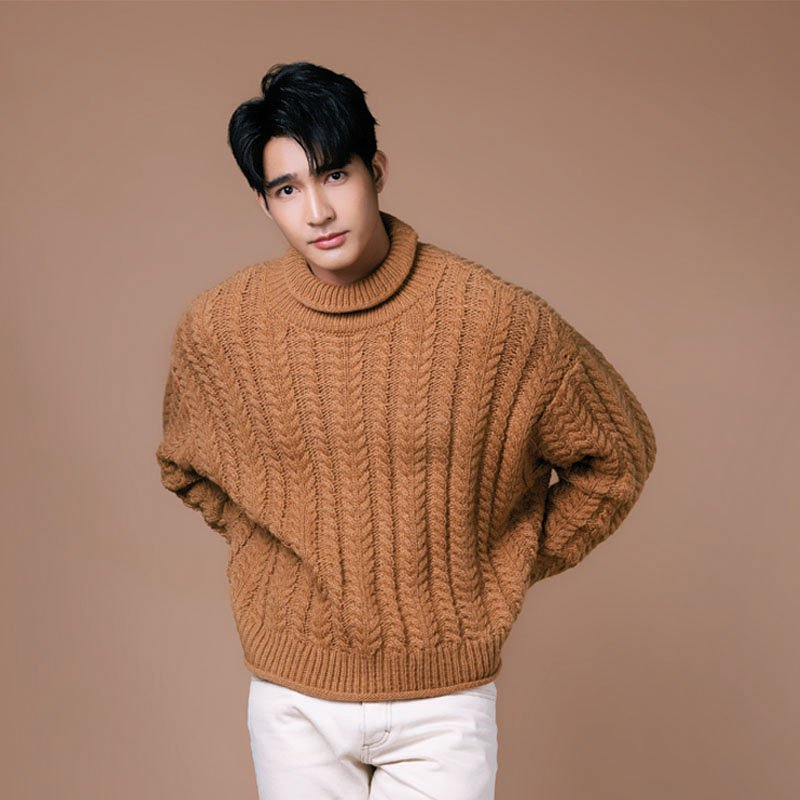 Earth: Pirapat WatthanasetsiriDay / month / year of birth: 23 February 1994Weight: 70 kg. / Height: 183 cm.Education: Graduation Bachelor degree Fac of Liberal Arts Majoring in the show and directing the show Srinakharinwirot Univ.Instagram: theeartheTwitter: Earth_Pirapat