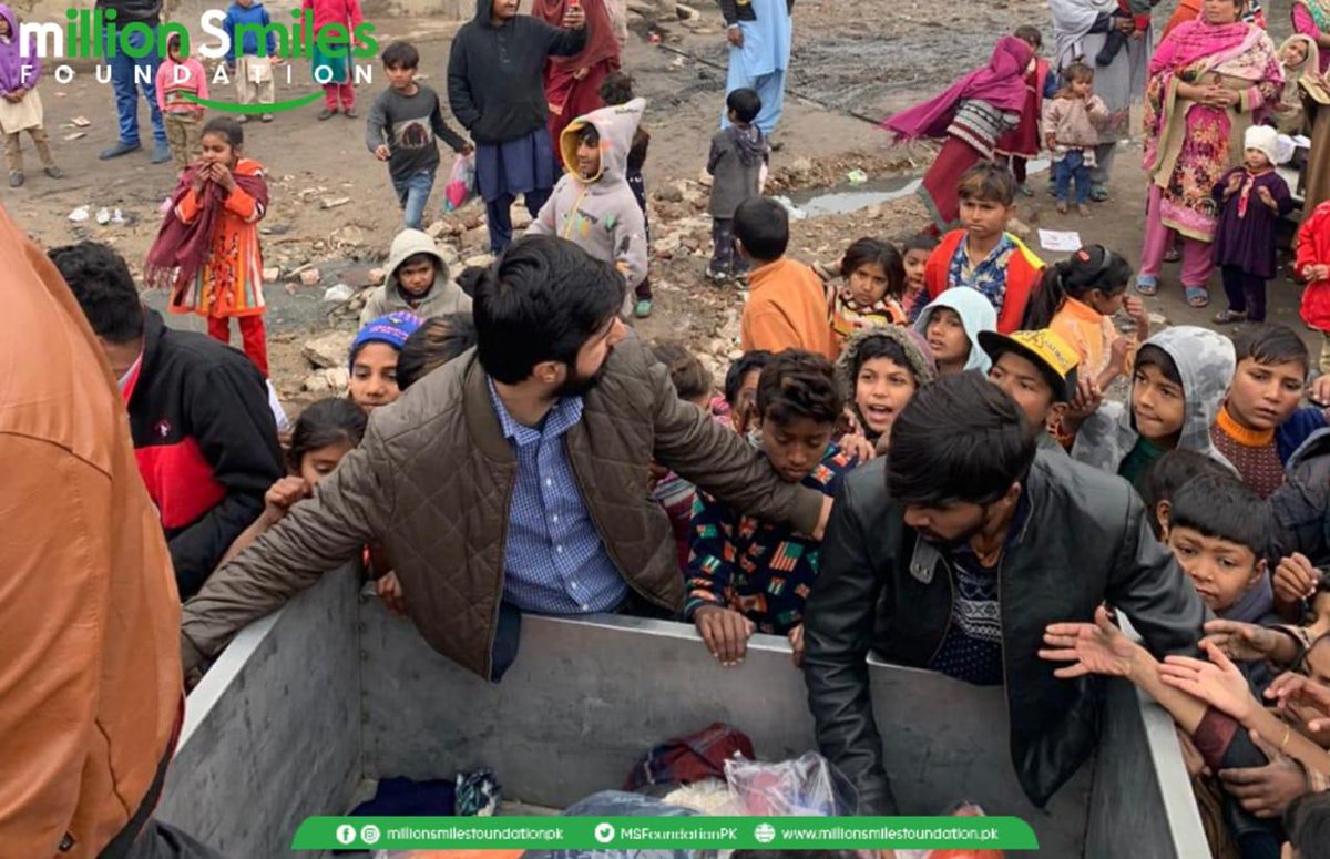 Rubii99's tweet photo. Winter Clothing Drive by *Million Smiles Foundation* is being the source of *Smiles for Humanity* 

Spreading #MillionSmiles across more than 1OO cities of Pakistan.

Our Sisters and Brothers need us. Come forward and Donate.

#MillionSmilesFoundation
#WinterClothingDrive https://t.co/fToE2bWpO7