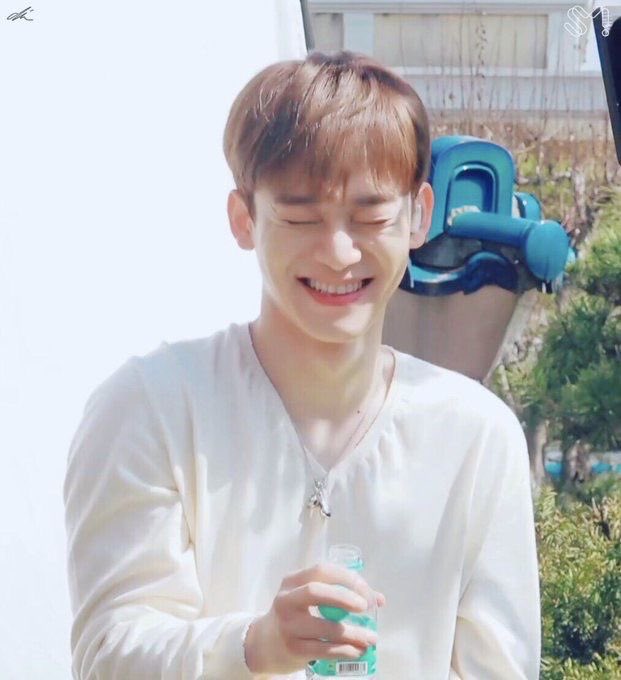 Writing2bc's tweet image. #baekchen 💙💚